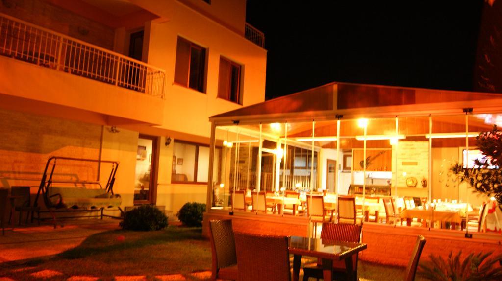 Villa Fokai Hotel Yenifoca Exterior photo
