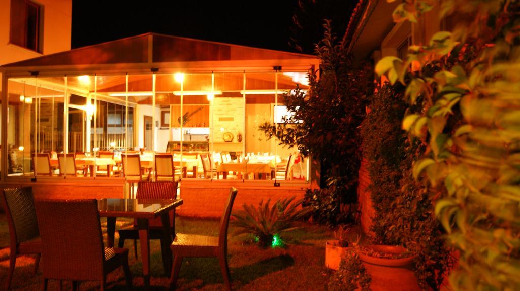 Villa Fokai Hotel Yenifoca Exterior photo