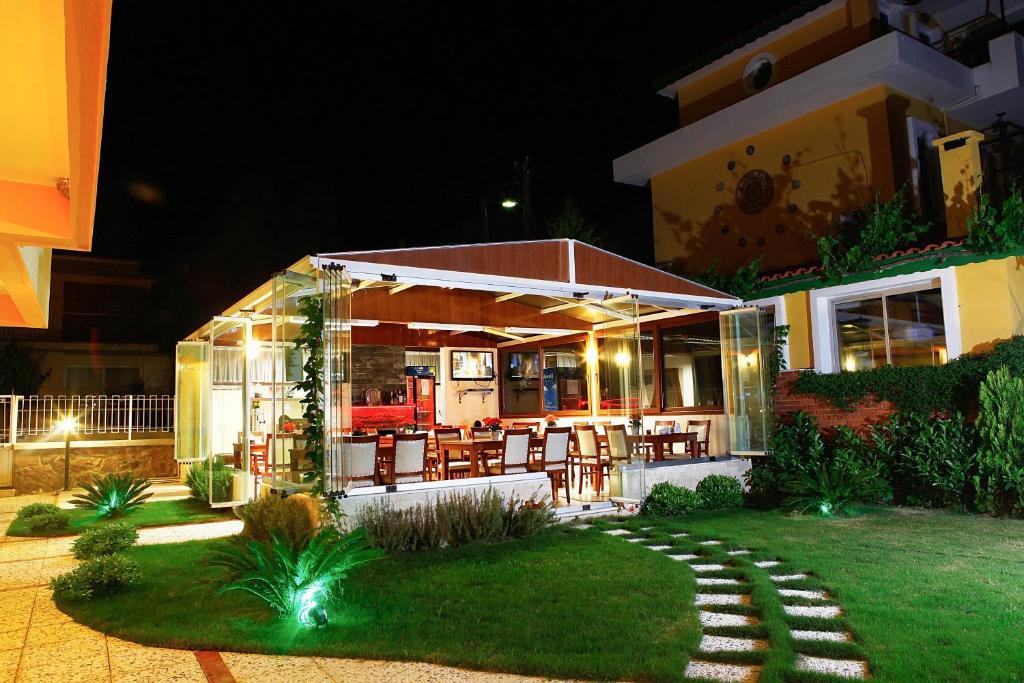 Villa Fokai Hotel Yenifoca Exterior photo